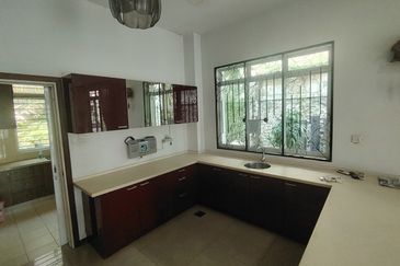 Oug/Taman Yarl 3 Storey Semi D For Sale