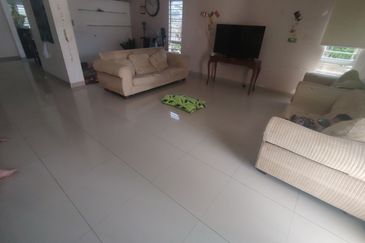 Taman Anggerik Heights