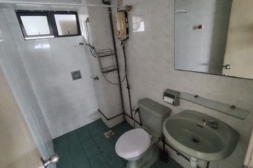 Anjung Hijau (Greenfield Apartment)