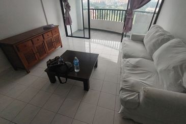 Anjung Hijau (Greenfield Apartment)