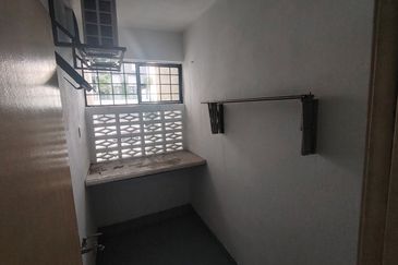 Anjung Hijau (Greenfield Apartment)