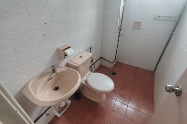 Anjung Hijau (Greenfield Apartment)