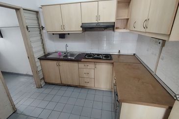 Anjung Hijau (Greenfield Apartment)