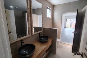 Oug/Taman United Brand New 2 Storey Semi D For Rent