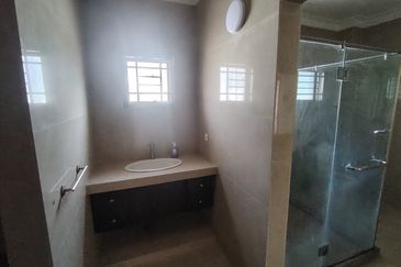 Oug/Taman United 2 Storey Bungalow For Rent