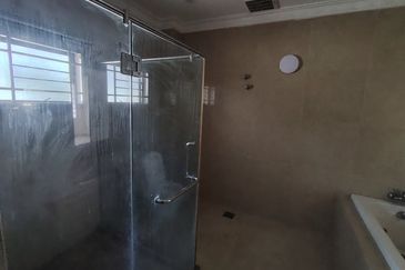 Oug/Taman United 2 Storey Bungalow For Rent