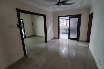 Oug/Taman United 2 Storey Bungalow For Rent