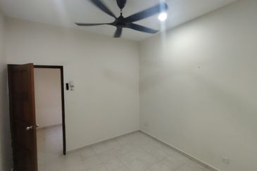 Oug/Taman United 2 Storey Bungalow For Rent