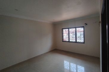 Oug/Taman United 2 Storey Bungalow For Rent
