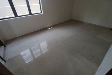 Oug/Taman United 2 Storey Bungalow For Rent