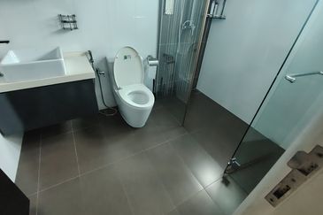 Oug 4 Storey Corner Semi D Modern Design Gated Guarded with Big Landscape for Sale