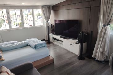 Oug 4 Storey Corner Semi D Modern Design Gated Guarded with Big Landscape for Sale