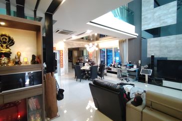 Oug 4 Storey Corner Semi D Modern Design Gated Guarded with Big Landscape for Sale