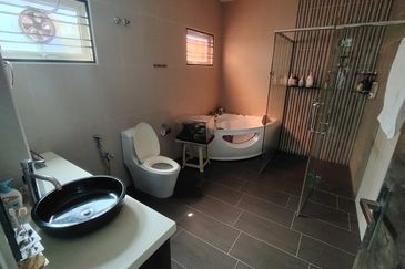 Oug 4 Storey Corner Semi D Modern Design Gated Guarded with Big Landscape for Sale