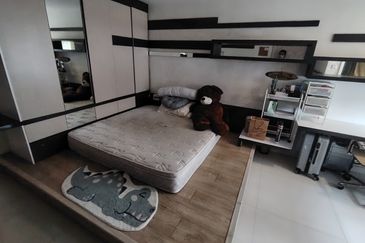 Oug 4 Storey Corner Semi D Modern Design Gated Guarded with Big Landscape for Sale