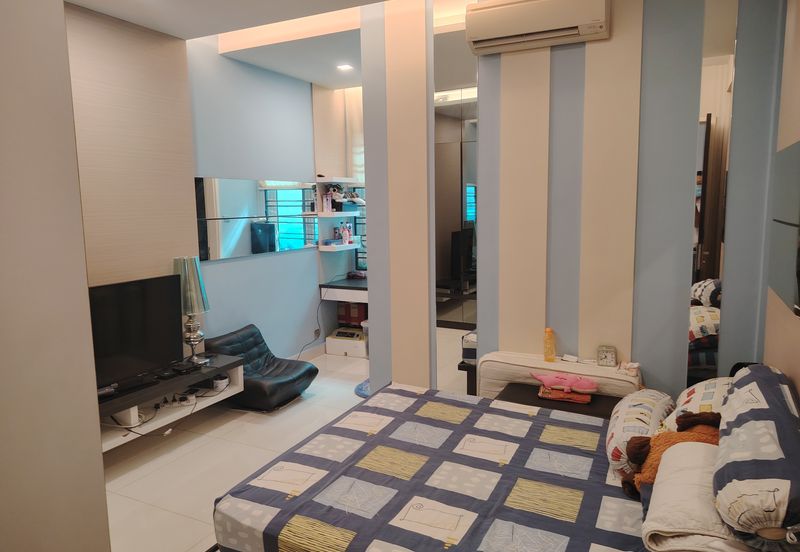 Oug 4 Storey Corner Semi D Modern Design Gated Guarded with Big Landscape for Sale