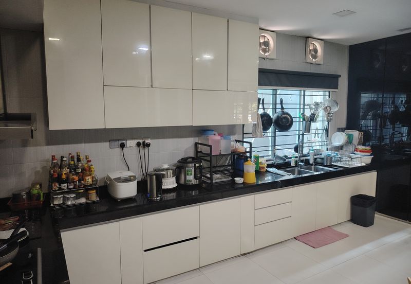 Oug 4 Storey Corner Semi D Modern Design Gated Guarded with Big Landscape for Sale