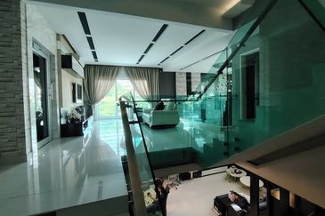 Oug 4 Storey Corner Semi D Modern Design Gated Guarded with Big Landscape for Sale