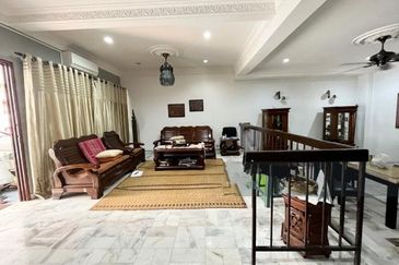 Oug/Taman Suria 2 Storey Renovated House For Sale