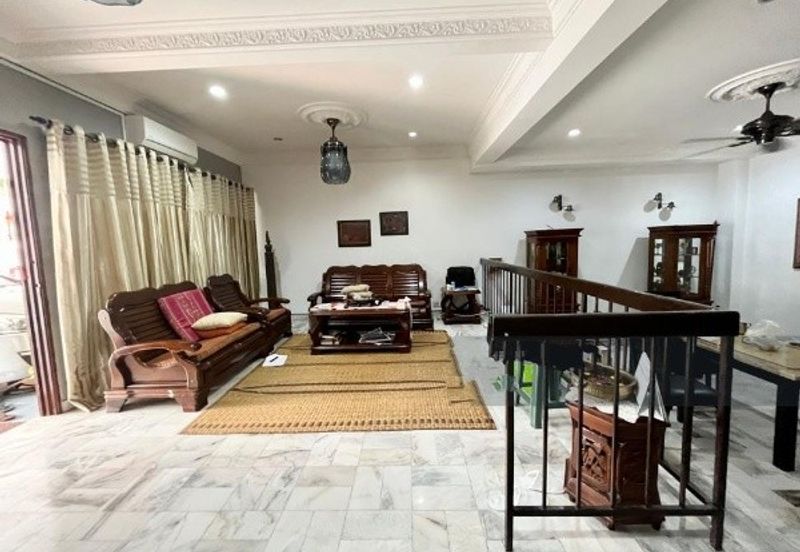 Oug/Taman Suria 2 Storey Renovated House For Sale