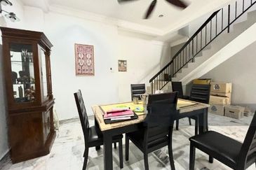 Oug/Taman Suria 2 Storey Renovated House For Sale