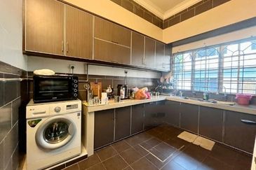 Oug/Taman Suria 2 Storey Renovated House For Sale