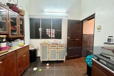 Oug/Taman Suria 2 Storey Renovated House For Sale