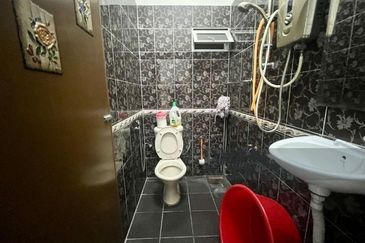 Oug/Taman Suria 2 Storey Renovated House For Sale