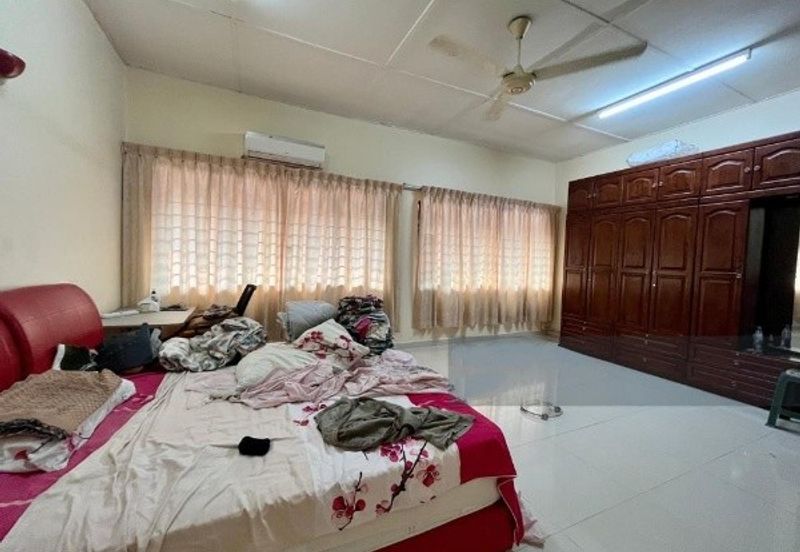 Oug/Taman Suria 2 Storey Renovated House For Sale