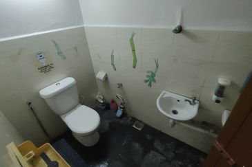 Oug/Taman United 2 Storey Bungalow For Sale