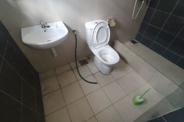 OUG 2 Storey Terrace for Rent