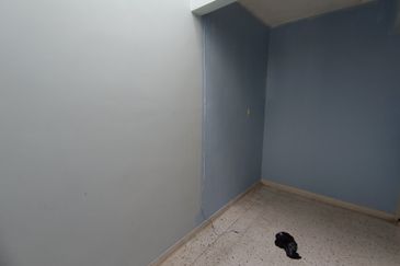 Oug 2 Storey Terrace House Quiet Road For Sale