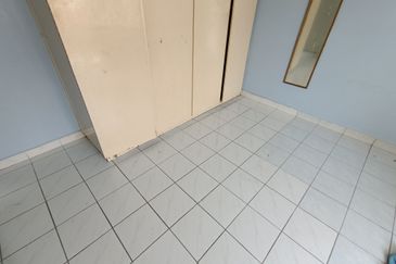 Oug 2 Storey Terrace House Quiet Road For Sale