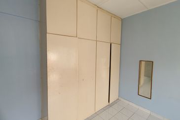 Oug 2 Storey Terrace House Quiet Road For Sale