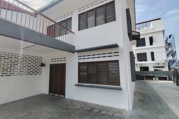 Oug 2 Storey Terrace Corner House For Sale