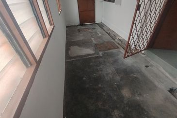 Oug 2 Storey Terrace Corner House For Sale