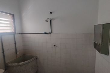 Oug 2 Storey Terrace Corner House For Sale