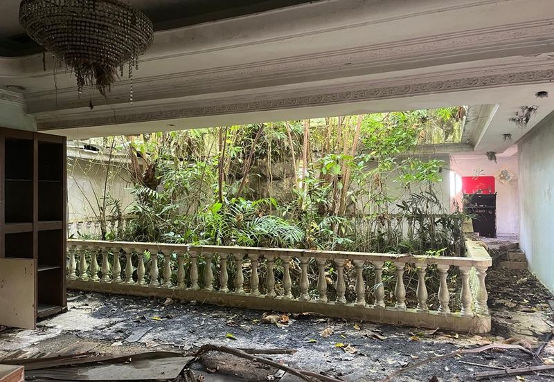 Oug/Happy Garden Corner Bungalow Land For Sale