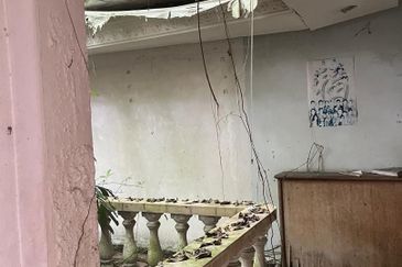 Oug/Happy Garden Corner Bungalow Land For Sale