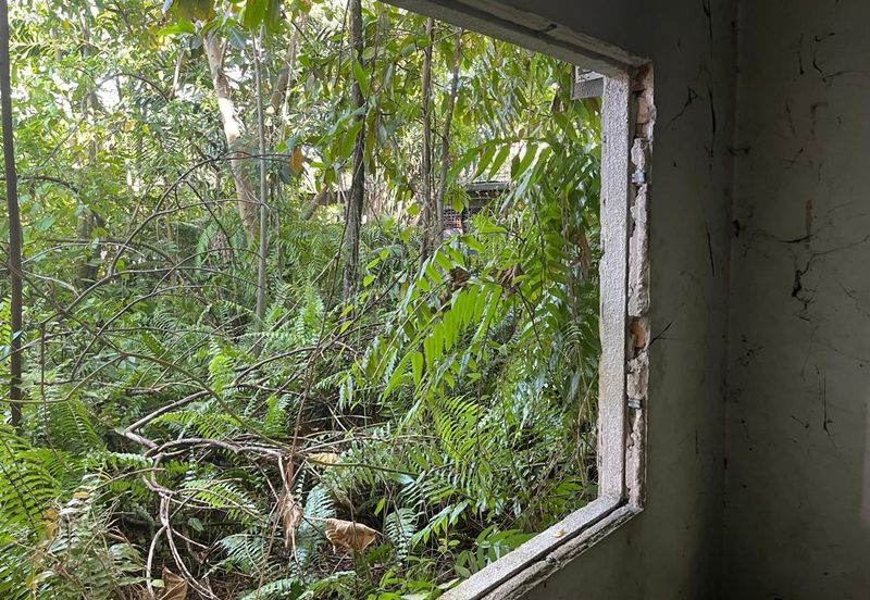 Oug/Happy Garden Corner Bungalow Land For Sale