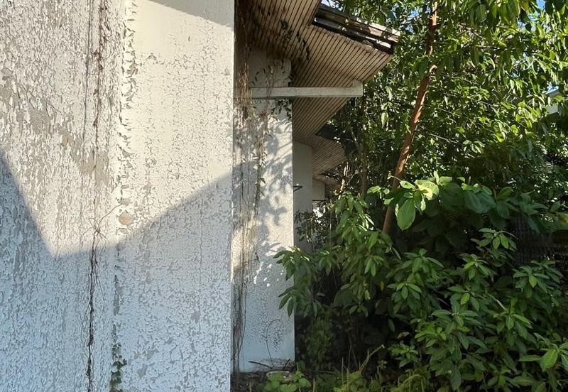 Oug/Happy Garden Corner Bungalow Land For Sale