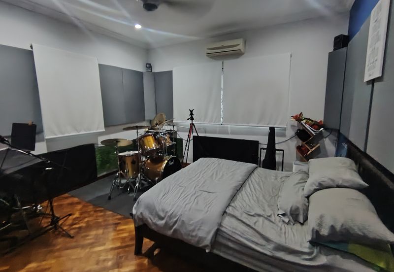 OUG/Happy Garden 3 Storey Corner Terrace House