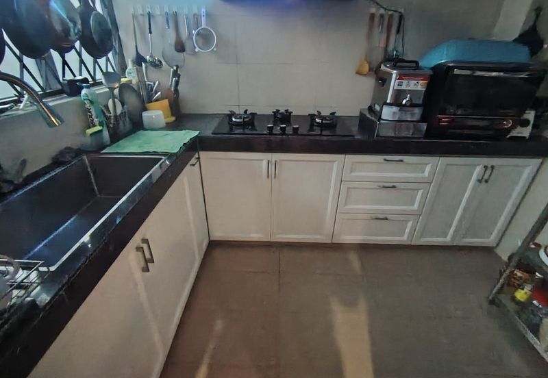 OUG/Happy Garden 3 Storey Corner Terrace House