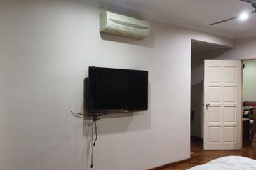 OUG/Happy Garden 3 Storey Corner Terrace House