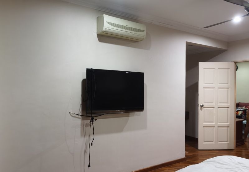 OUG/Happy Garden 3 Storey Corner Terrace House