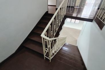 OUG/Taman United 2 Storey Bungalow For Rent