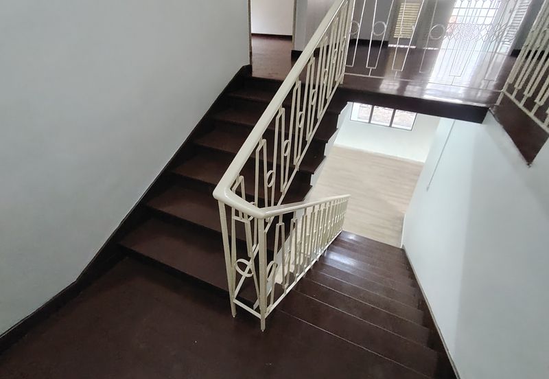OUG/Taman United 2 Storey Bungalow For Rent