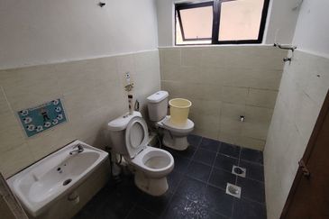 OUG/Taman United 2 Storey Bungalow For Rent