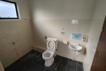 OUG/Taman United 2 Storey Bungalow For Rent