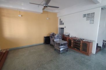 Oug 2 Storey Corner House For Sale